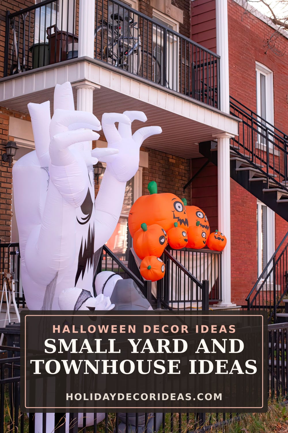 21 Outdoor Halloween Decorations: Pinterest pin 4